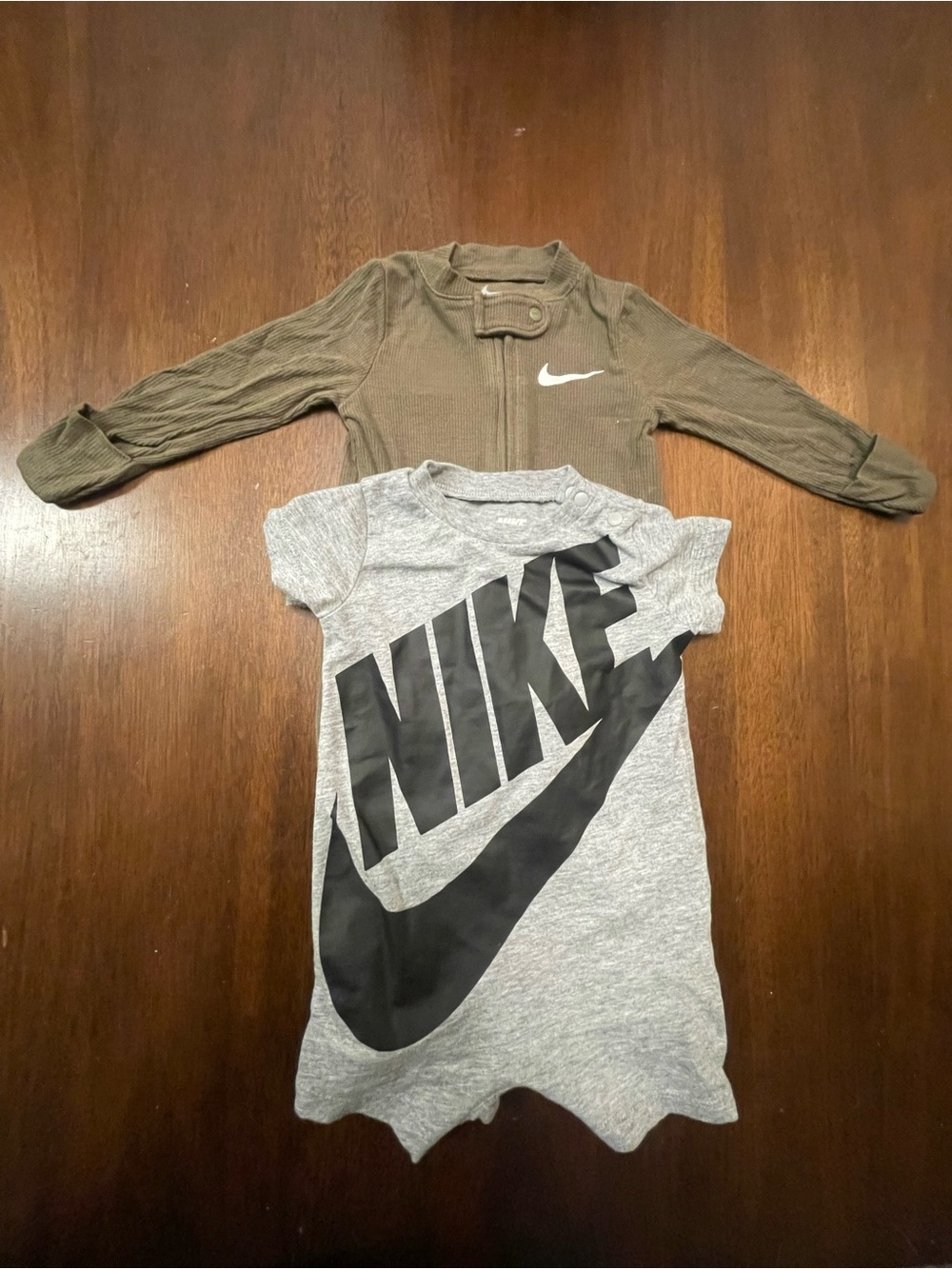 Nike Baby Bundle 3 Month Sleeper 6 Month Romper Set Swoosh Logo Neutral